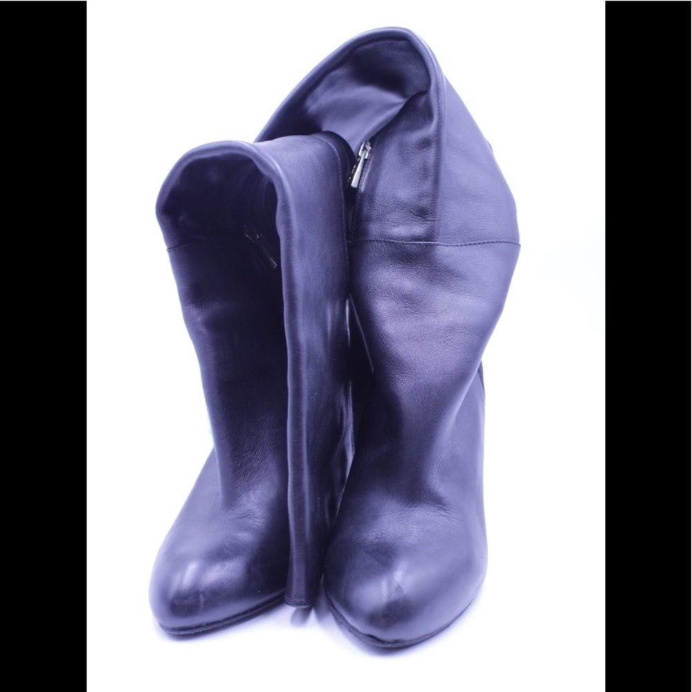 ⭐️ Vince Camuto boots - 8 1/2 M